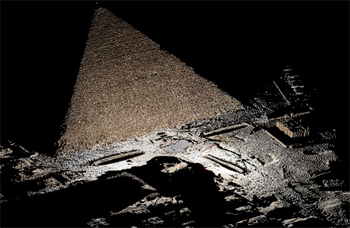 Единичный скан с восточной стороны Пирамиды Хеопса, визуализированный в виде цветного облака точек 
